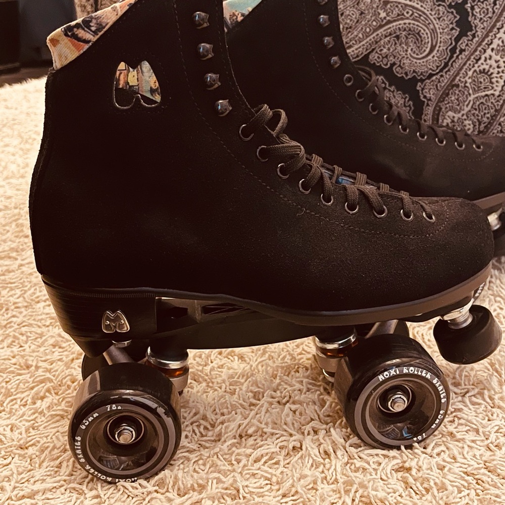 Moxi Lolly Black Size 8 Roller Skates
